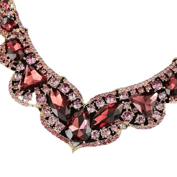 New Purple Rhinestone Gold Toned Necklace Earrings Set - Picture 3 of 6